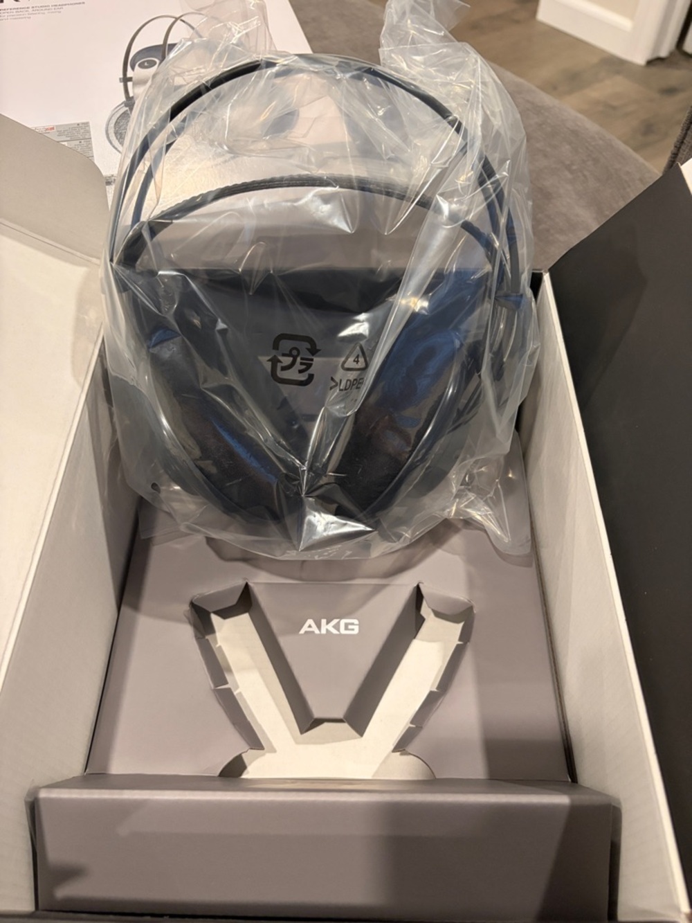 AKG K702 Reference Studio Headphones - BRAND NEW IN BOX! music electronics audio - Picture 6 of 8